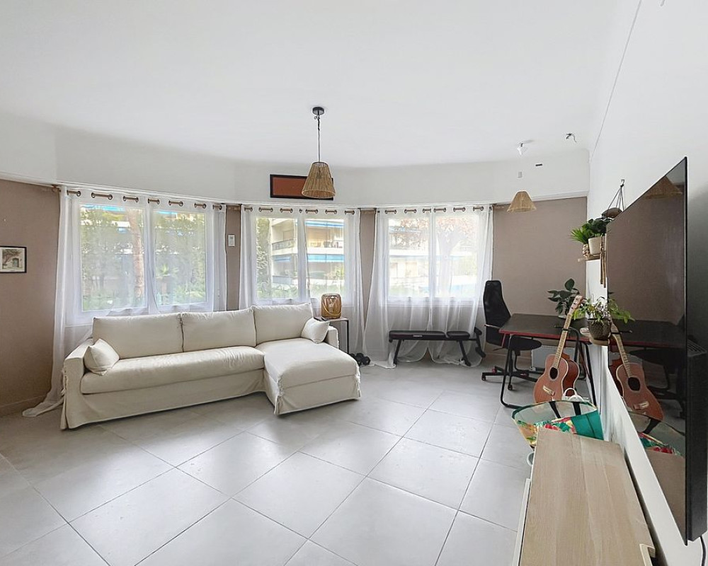Apartment  - 2 rooms  - 62.08 m² -  €364,000 - For sale 