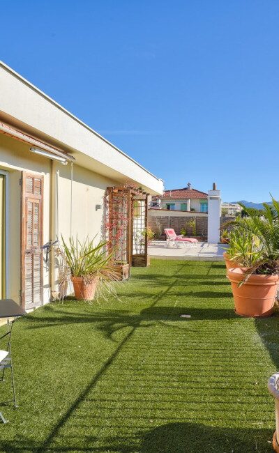 317 m² terrace apartment in Nice Cimiez with open views