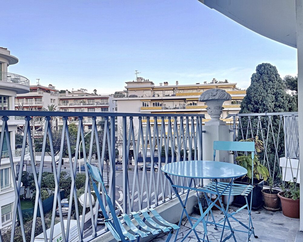 Nice - Beautiful Studio in the Heart of Cimiez 33 sqm in a Luxury Residence             