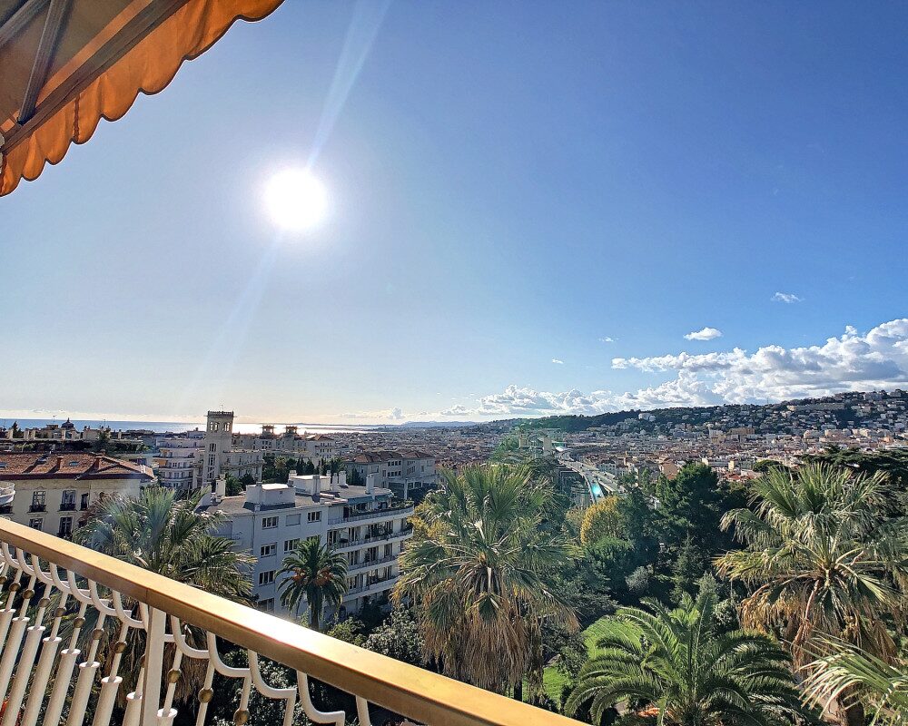   Lower Cimiez - In Luxurious Residence, beautiful One Bedroom 64 sqm High Floor Close to Amenities  