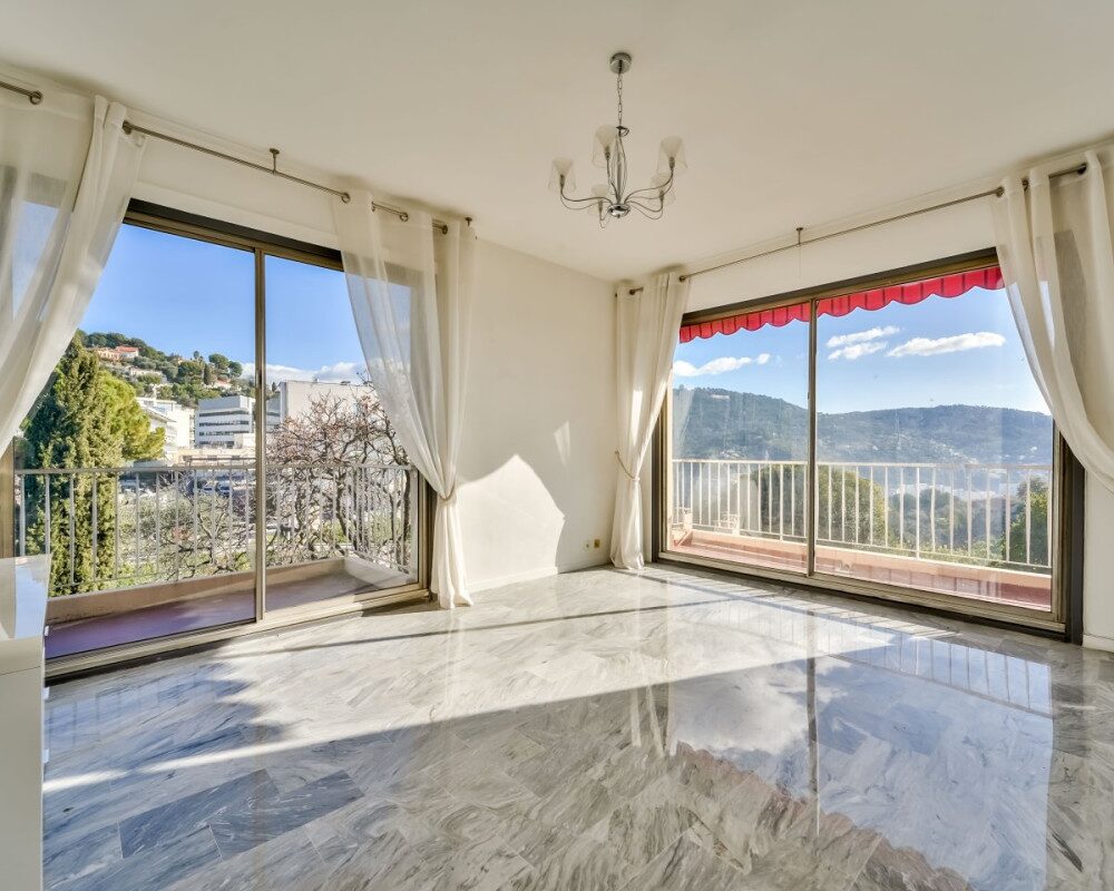 Nice Cimiez - One Bedroom Apartment on a High Floor Close to all Amenities