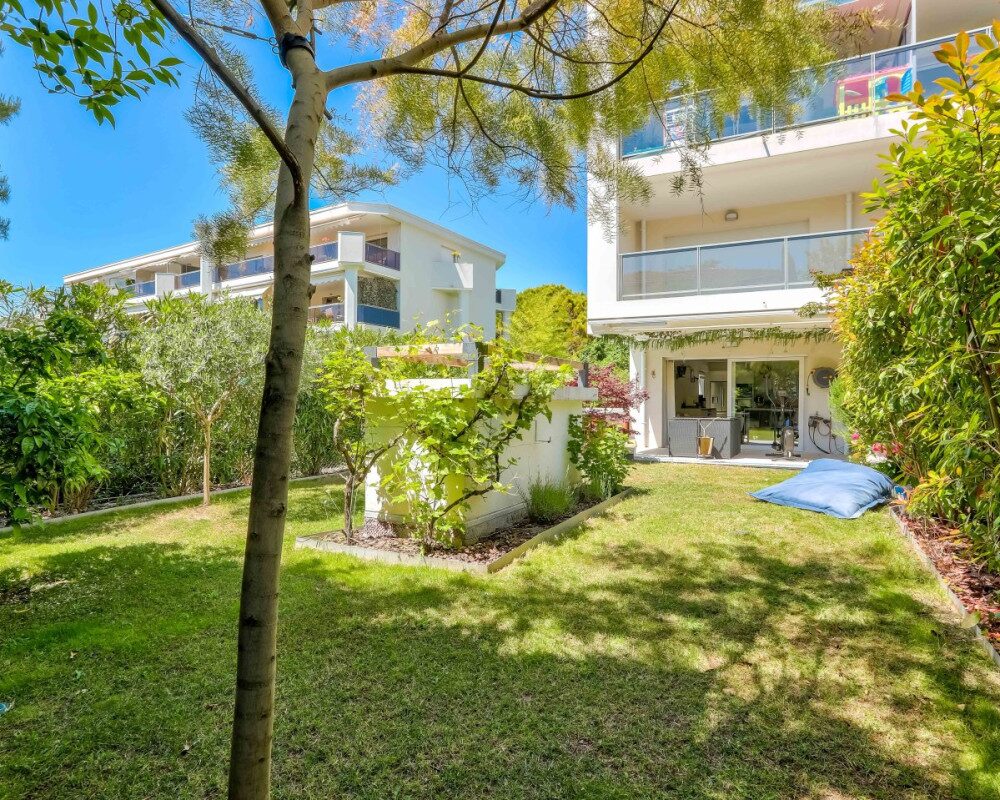 Nice Cimiez - Apartment and its Magnificent Garden with Jacuzzi