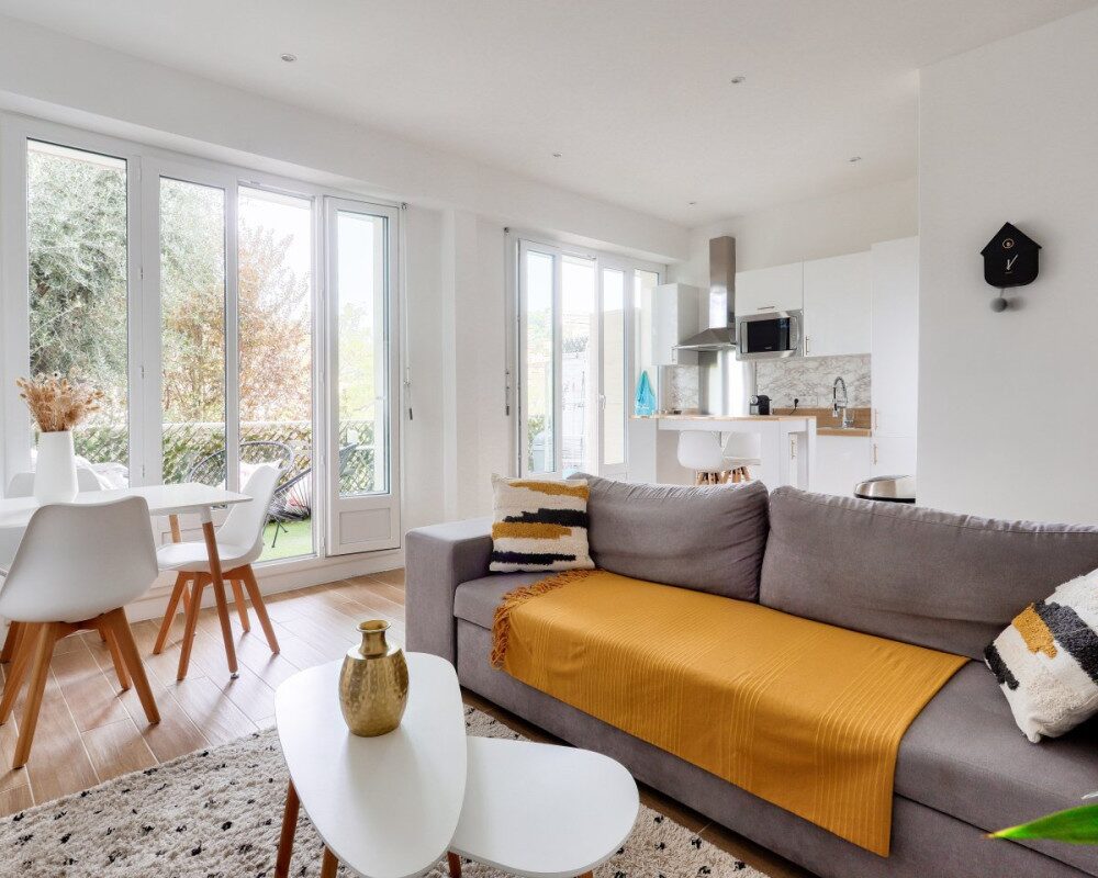 Nice Baumettes - One Bedroom Apartment with Terrace near University