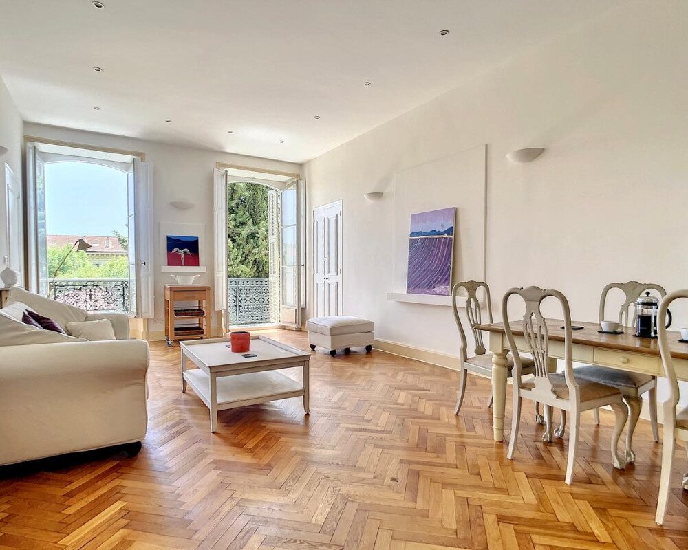   Nice Cimiez - 2 Bedroom Apartment Belle Epoque in a Palace with Balcony    