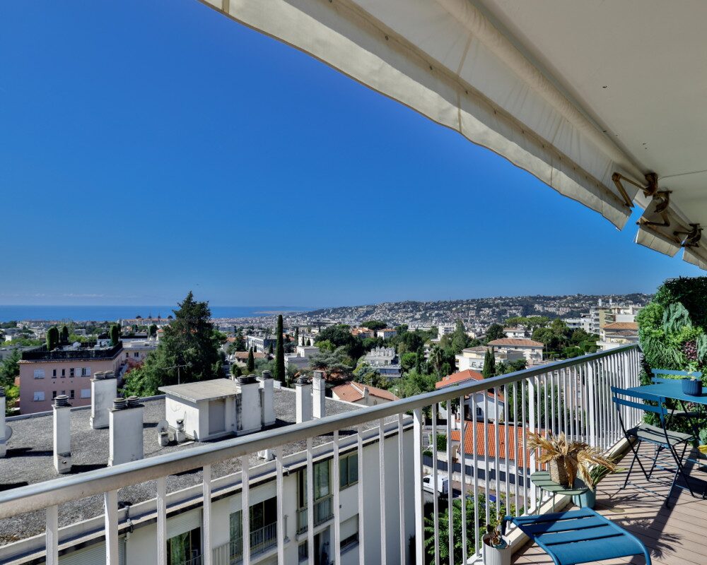 Apartment  - 3 rooms  - 93.0 mÂ² -  â¬740,000 - Sold 