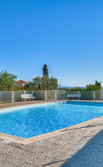 Apartment in Antibes Peyregoue, residence with swimming pool and tennis court