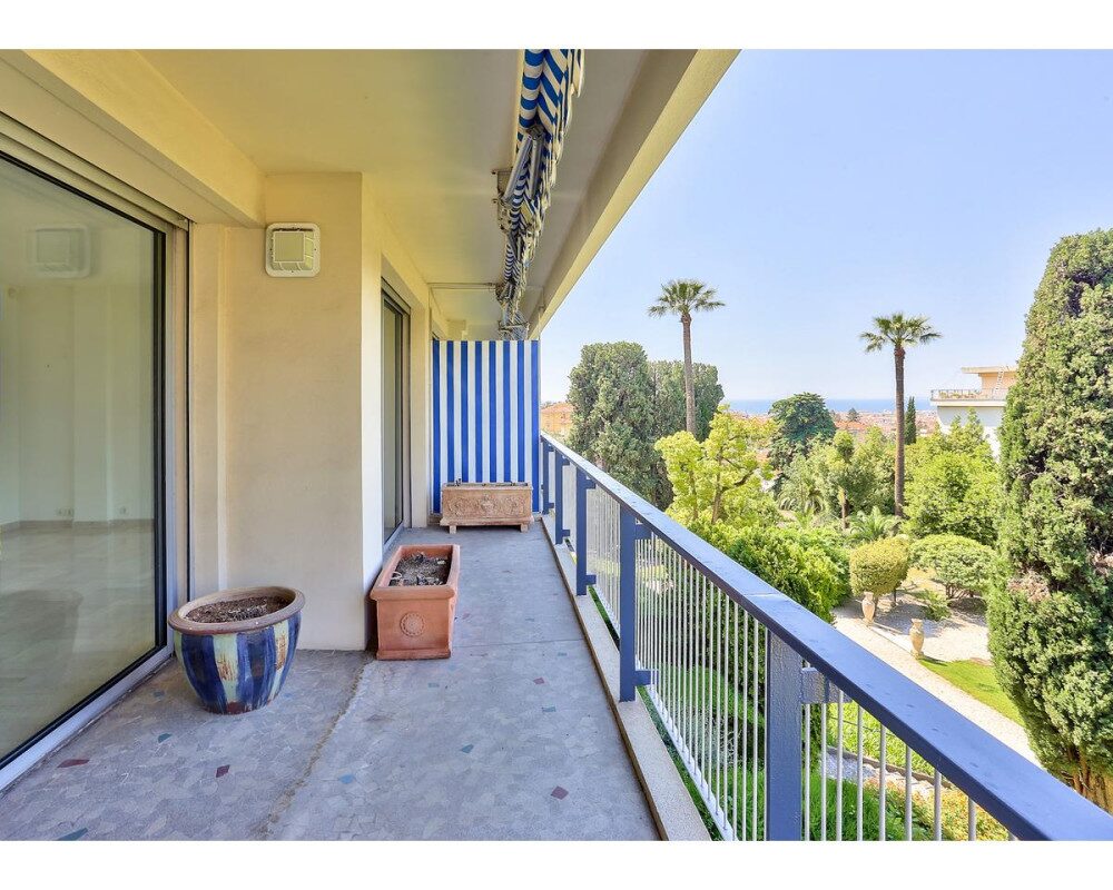 Nice Cimiez - 2-3 Rooms Appartment in the Most Prestigious Residence of Cimiez 