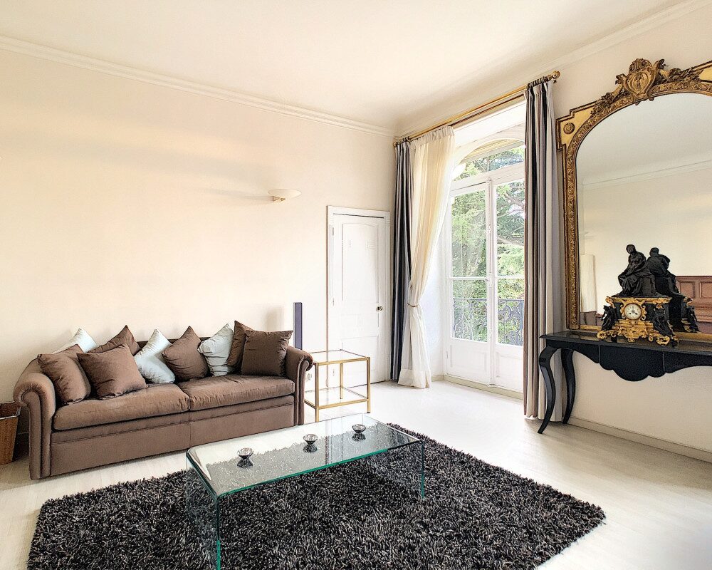 Nice - Winter Palace - A Large and Peaceful 3 Bedrooms Apartment       