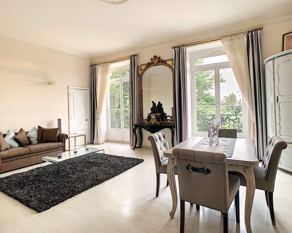 Nice - Winter Palace - A Large and Peaceful 3 Bedrooms Apartment       