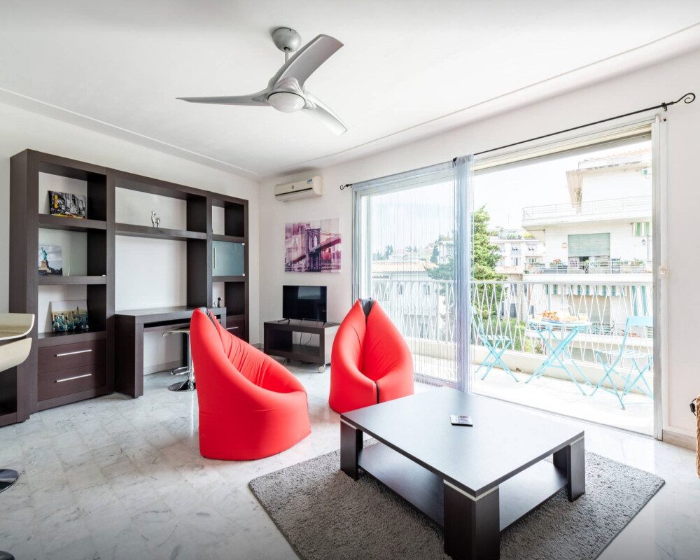 Nice - Beautiful Studio in the Heart of Cimiez 33 sqm in a Luxury Residence             