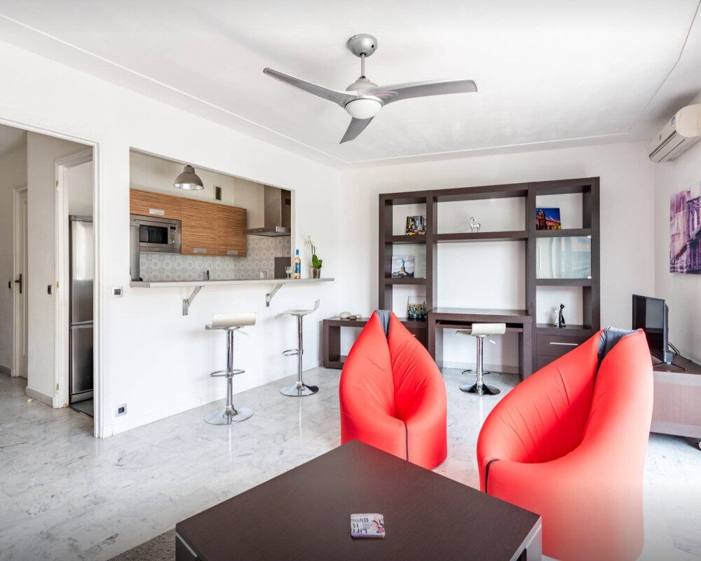 Nice - Beautiful Studio in the Heart of Cimiez 33 sqm in a Luxury Residence             