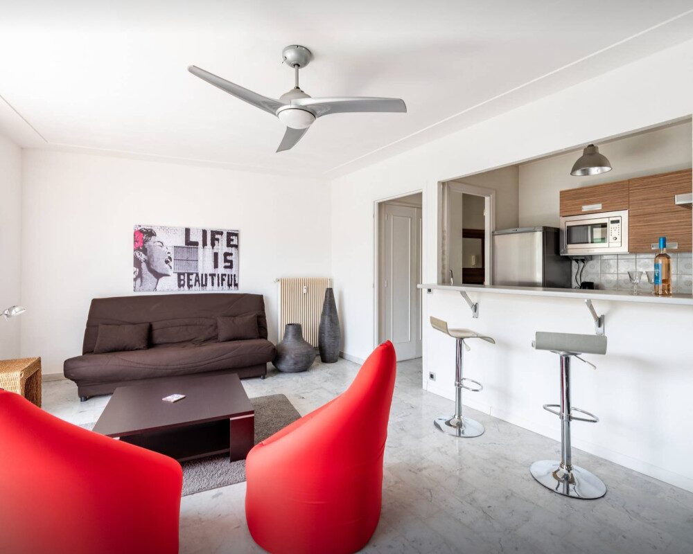 Nice - Beautiful Studio in the Heart of Cimiez 33 sqm in a Luxury Residence             