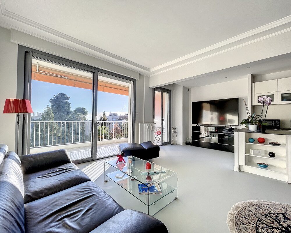 Nice flat with terrace and garage in condominium with park        