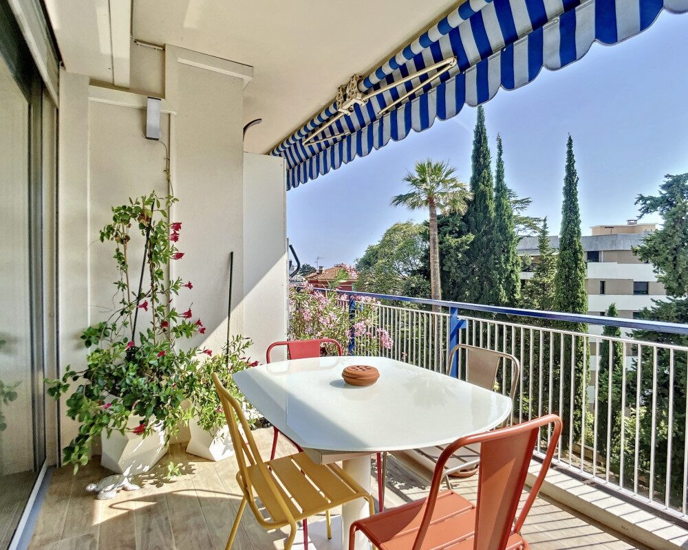 A modern, elegant apartment at the Cemenelum Gardens      
