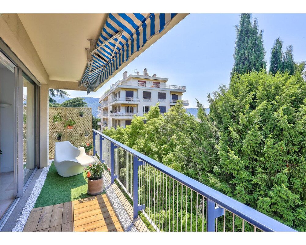      Heart Cimiez - Charming Apartment of 63 sqm in the Prestigious 