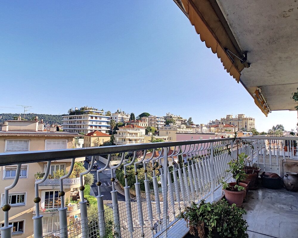   Lower Cimiez - In Luxurious Residence, beautiful One Bedroom 64 sqm High Floor Close to Amenities  