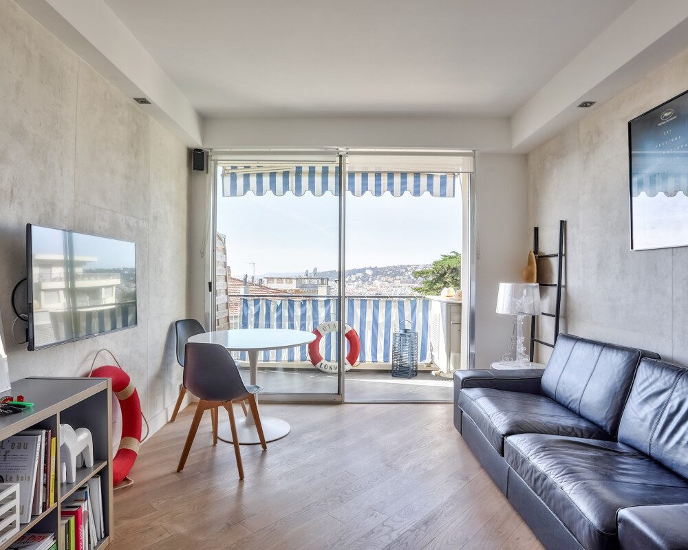 Nice - Coeur Cimiez - In a magnificent luxury residence 3 rooms with sea view and gardens         