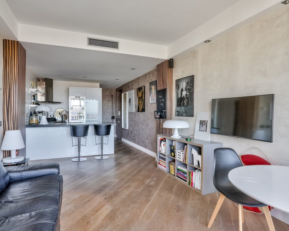 Nice - Coeur Cimiez - In a magnificent luxury residence 3 rooms with sea view and gardens         