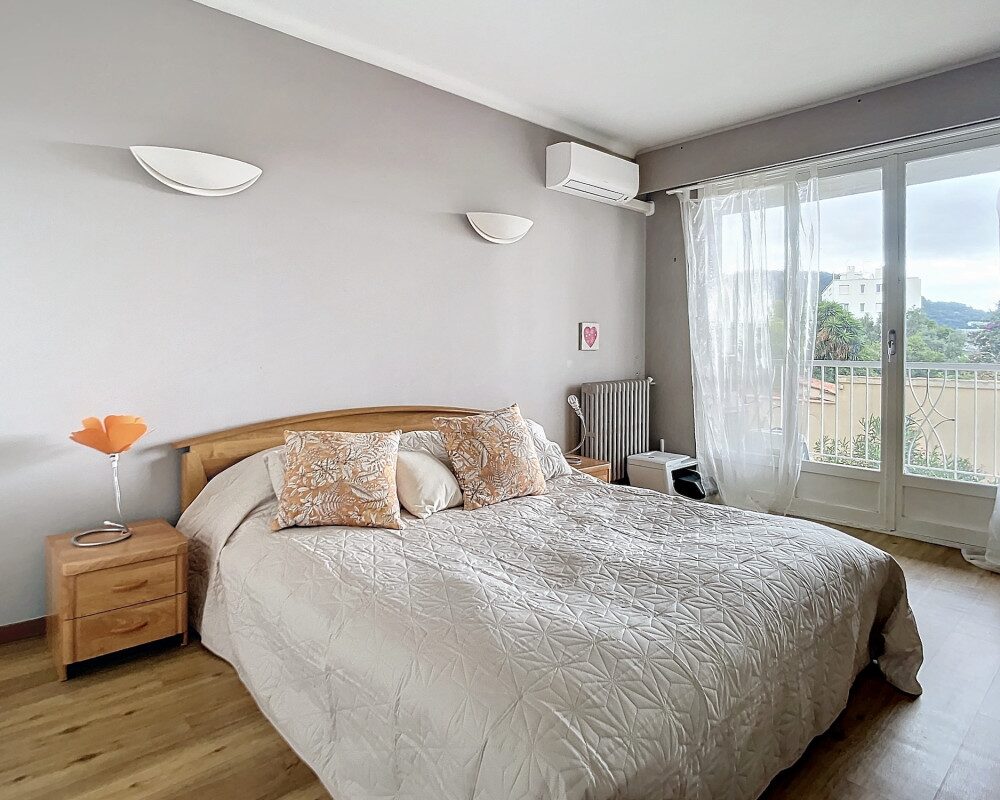 Nice Cimiez - Large 4-room apartment with terrace in a luxury residence