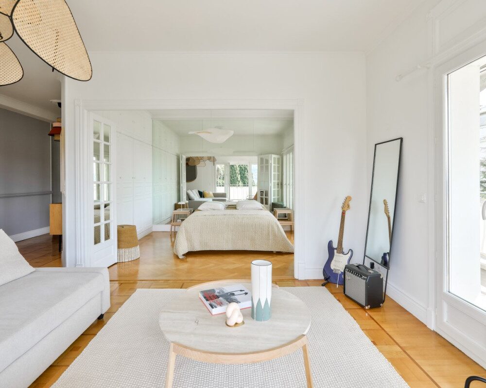 Nice Cimiez – Magnificent Renovated 2-Bedroom Apartment in a Prestigious Residence