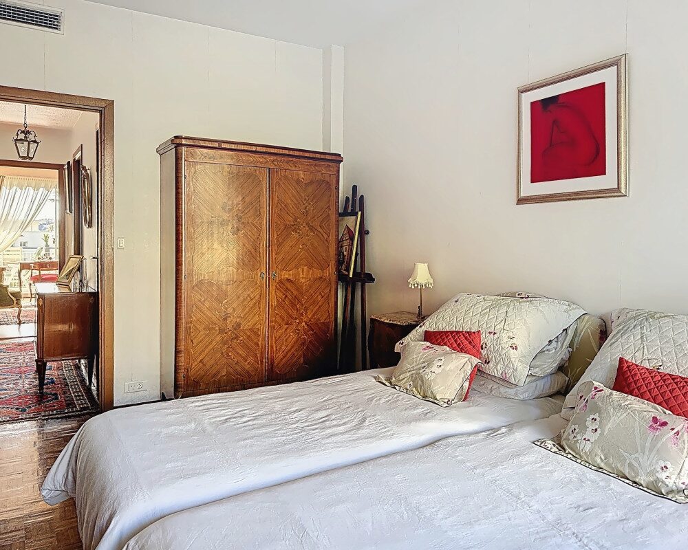 Nice Cimiez / Cemenelum - Spacious 3-room apartment with sea view in prestigious residence with grounds