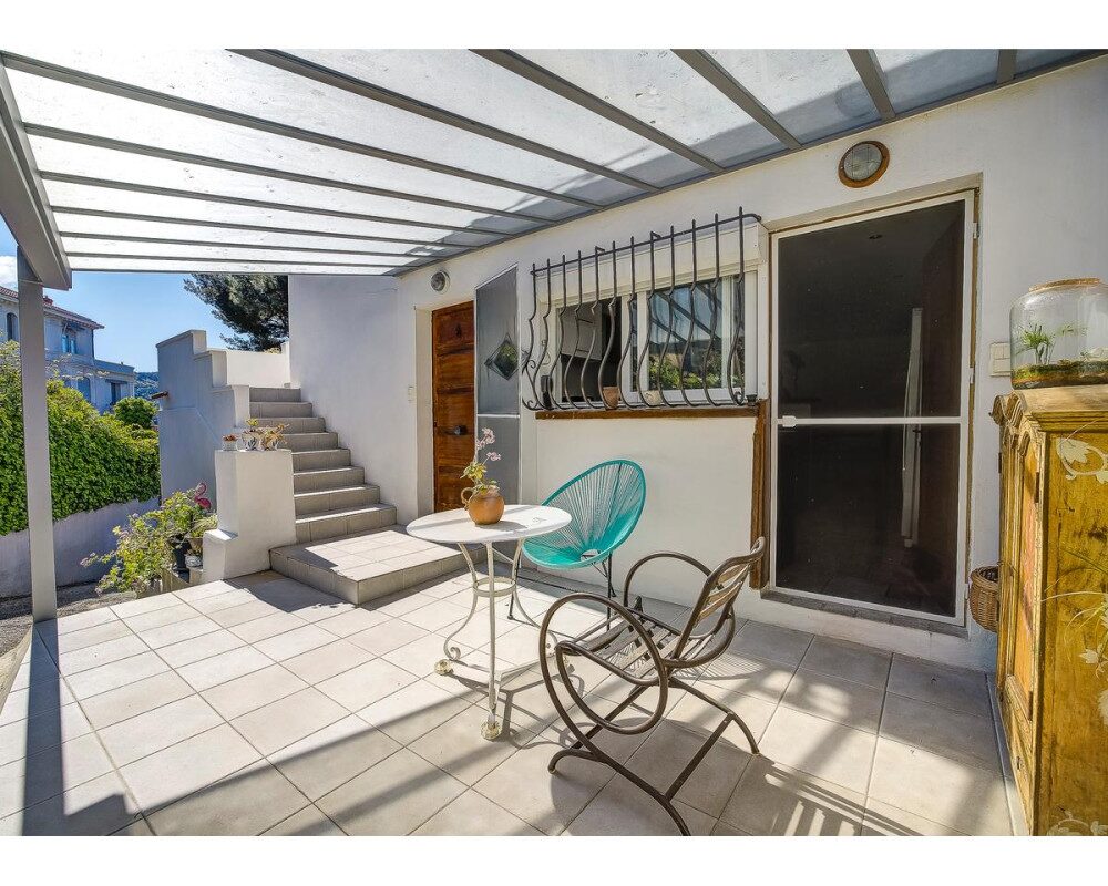 House  - Semi-detached house  - 7 rooms  - 137.0 mÂ² -  â¬849,000 - Sold 