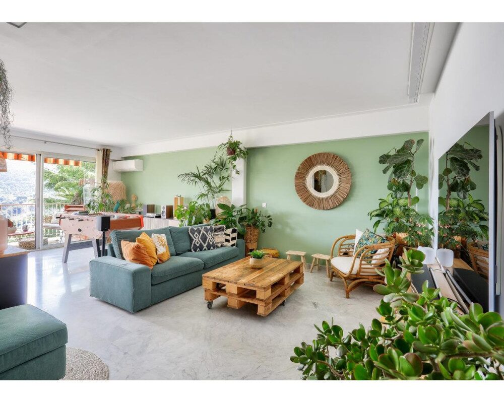 Nice Cimiez - Beautiful Fully Renovated 3 Bedroom Apartment 110 sqm  in a Residence with Garden