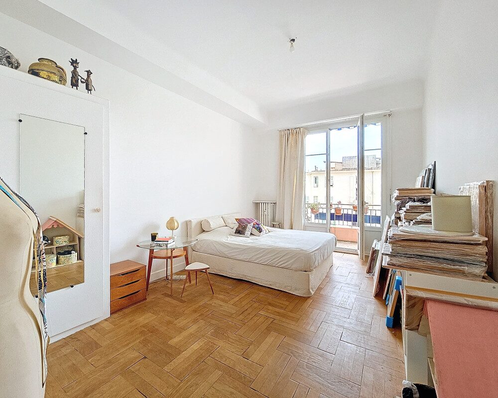 Apartment  - 3 rooms  - 109.0 mÂ² -  â¬695,000 - Sold 