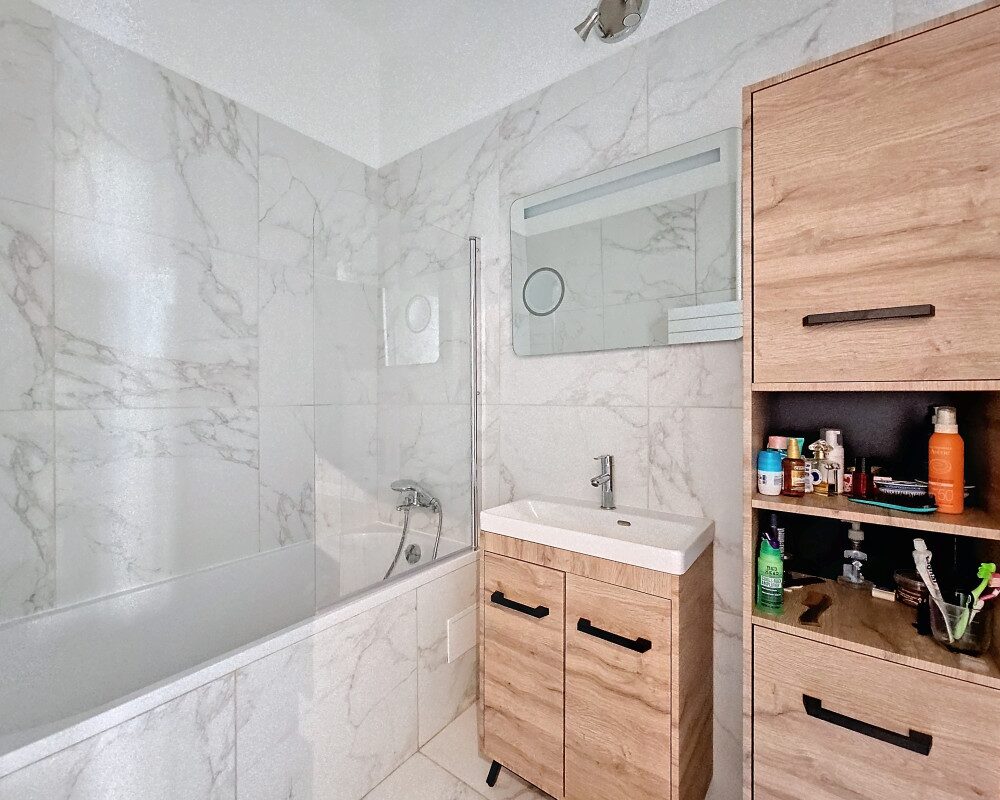 Apartment  - 3 rooms  - 109.0 mÂ² -  â¬695,000 - Sold 