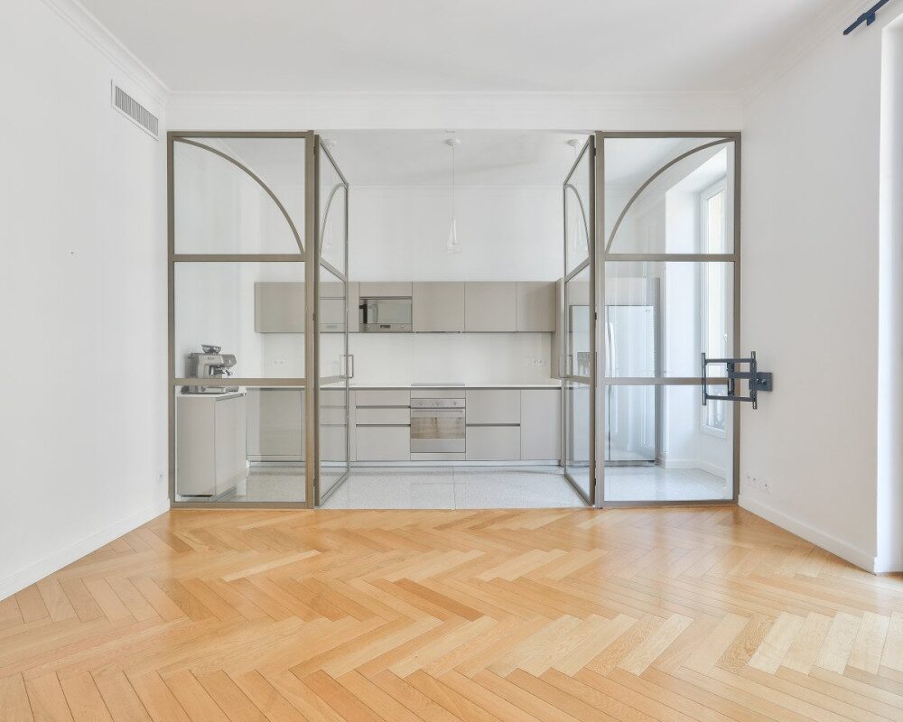 Nice Parc Wilson - Renovated 3 Bedroom through-building Apartment