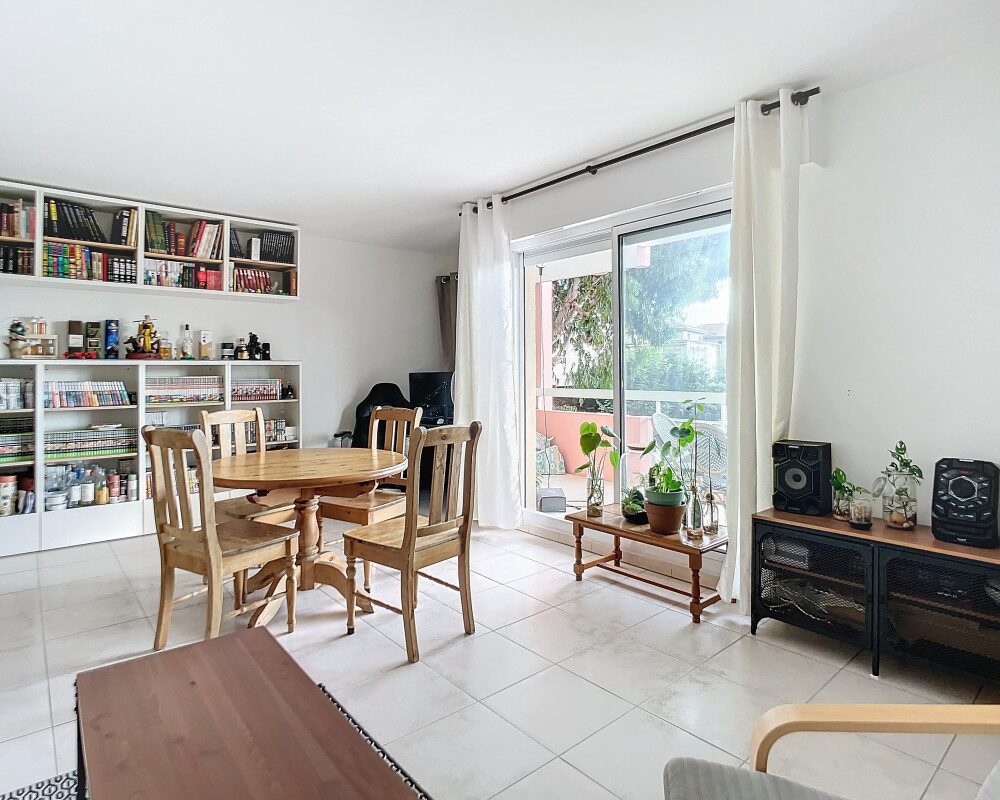 Nice Cimiez - Spacious 1 Bedroom Apartment in a Wooded Setting