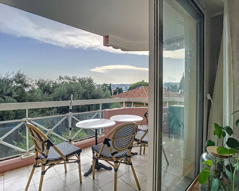 Nice Cimiez - Spacious 1 Bedroom Apartment in a Wooded Setting