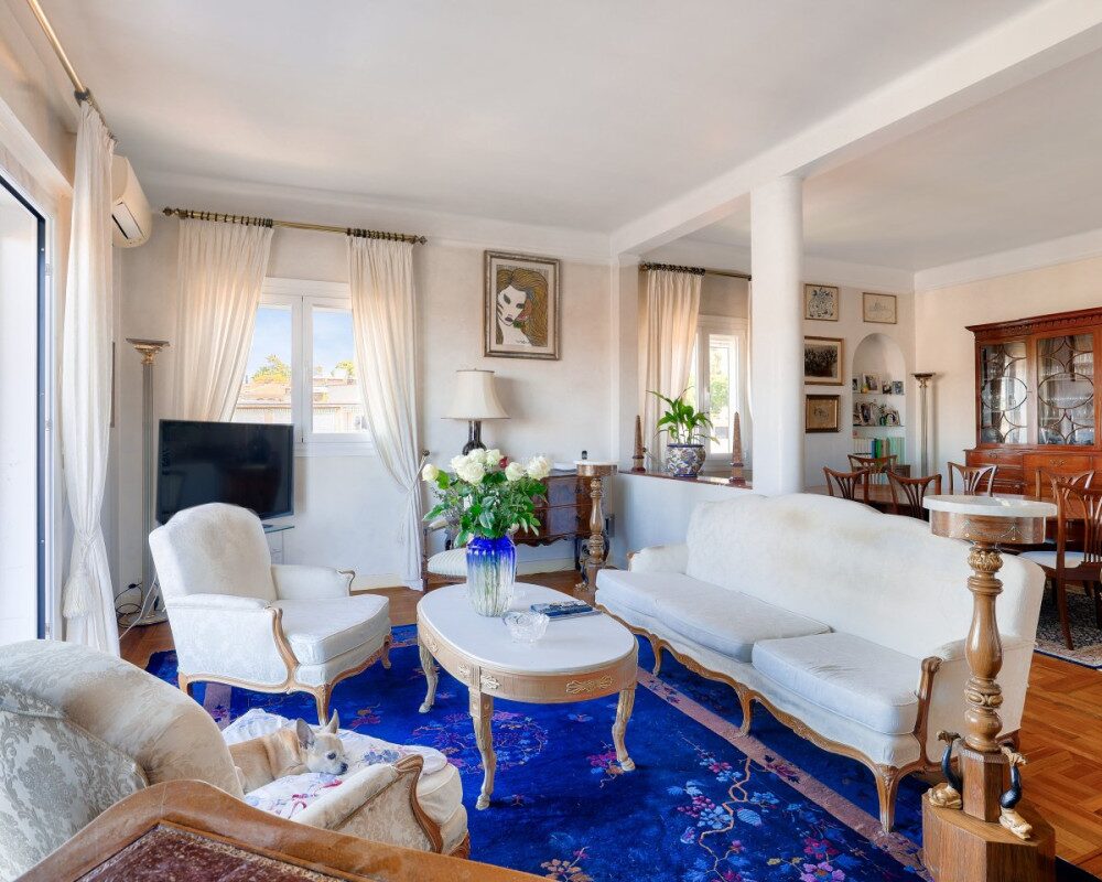 NICE - Rare for Sale - Spacious Top-floor 2/3 Bedroom Apartment with Sea View, Cimiez District