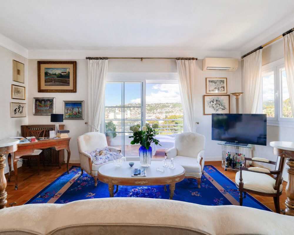 NICE - Rare for Sale - Spacious Top-floor 2/3 Bedroom Apartment with Sea View, Cimiez District