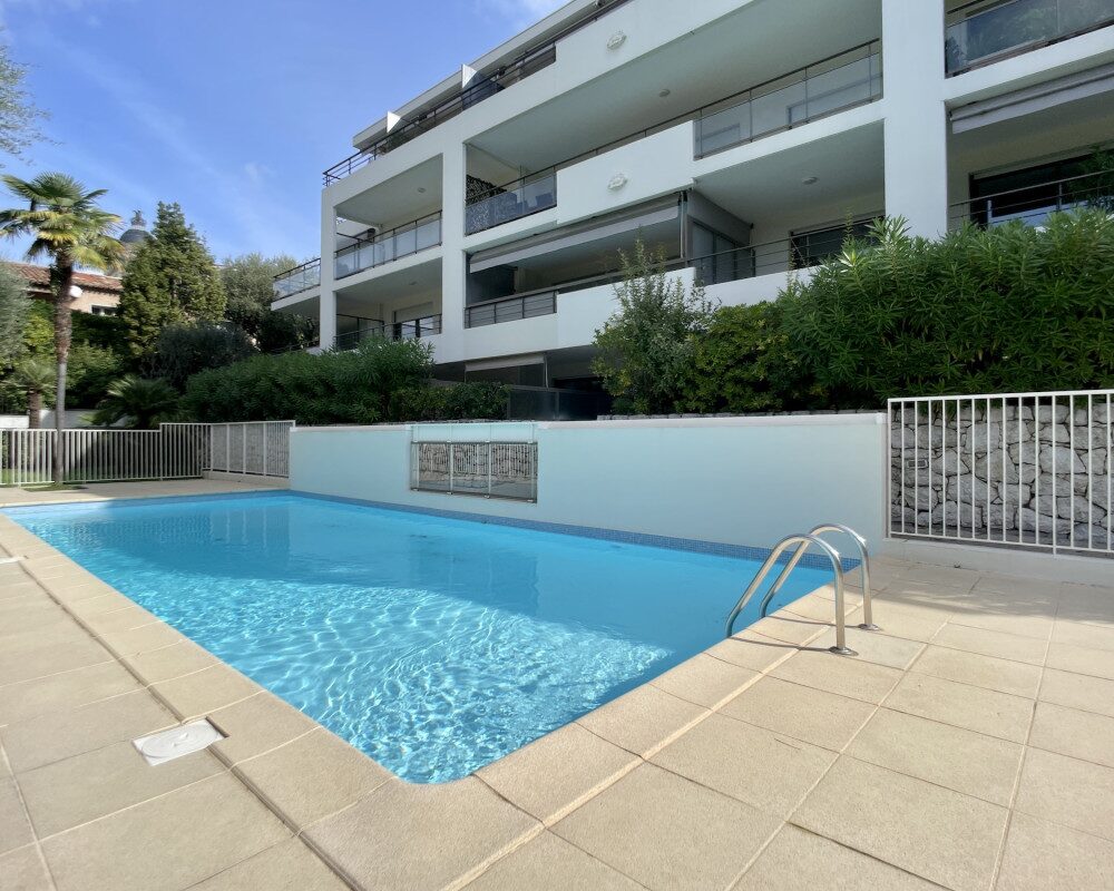 Nice Cimiez - Pleasant Studio with Terrace in Residence with Swimming Pool