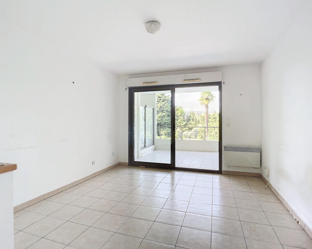 Nice Cimiez - Pleasant Studio with Terrace in Residence with Swimming Pool