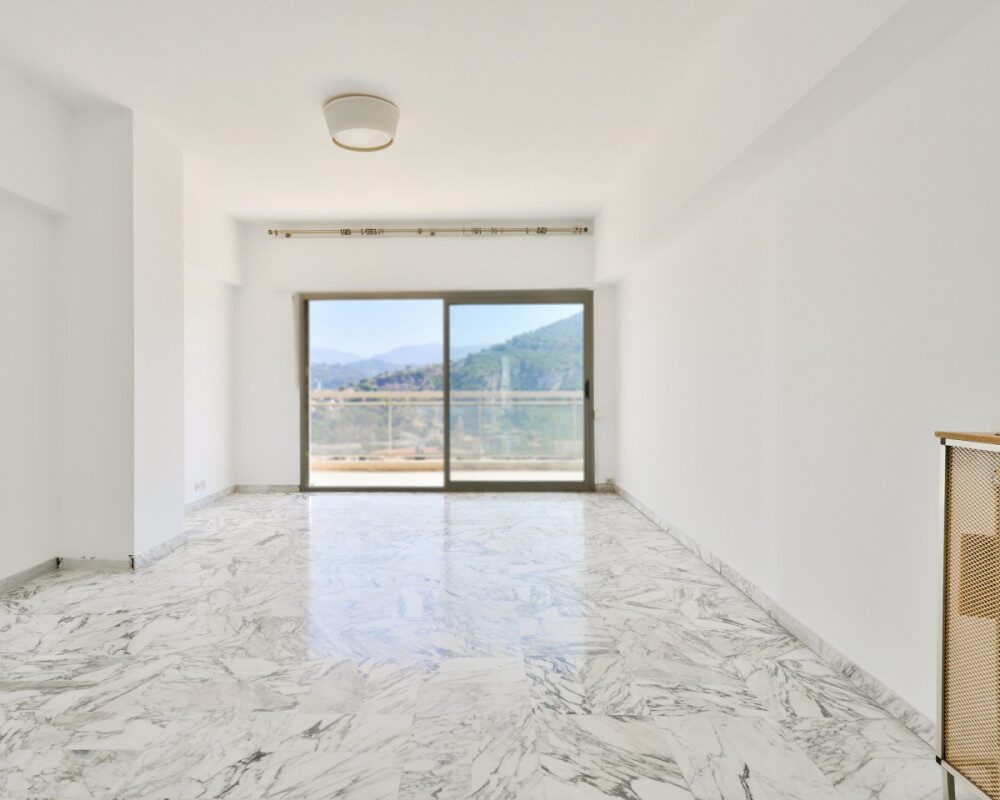 Nice Cimiez - Bright 2 Bedroom Apartment on Penultimate Floor