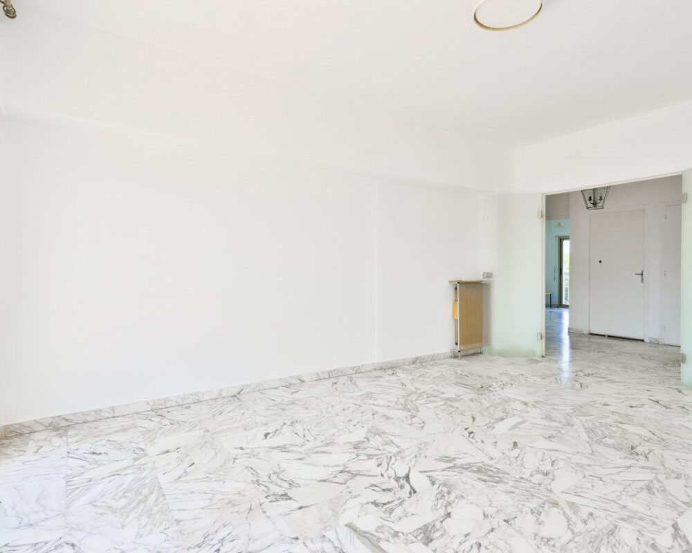 Nice Cimiez - Bright 2 Bedroom Apartment on Penultimate Floor