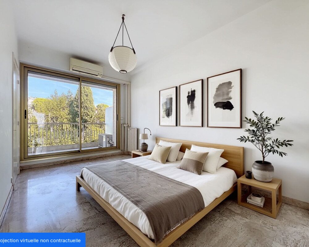 Nice Cimiez - In a luxurious Residence close to the very center, Beautiful 2 Bedroom Apartment with Terrace and Unobstructed View of the Sea and the Park