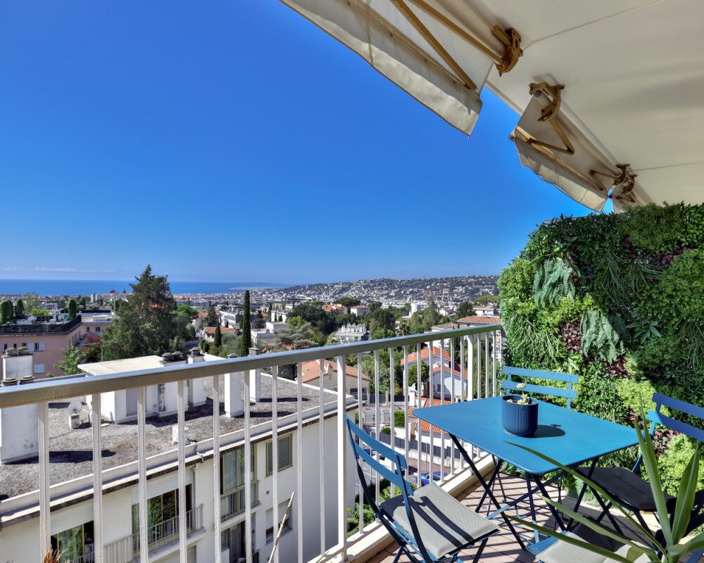 Apartment  - 3 rooms  - 93.0 mÂ² -  â¬740,000 - Sold 