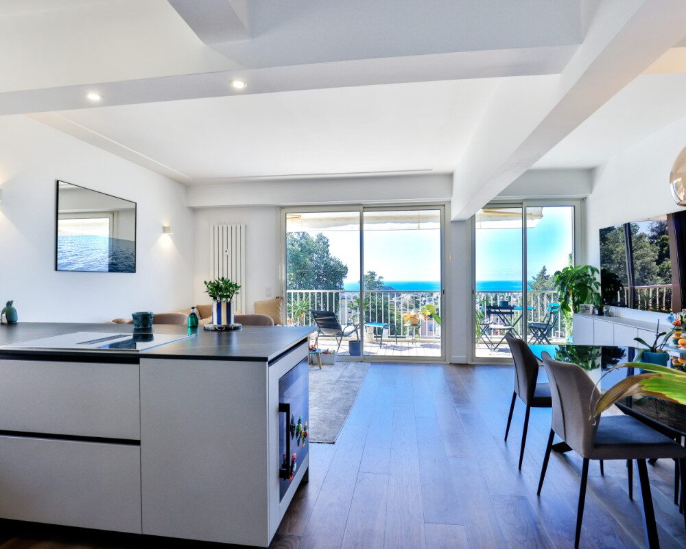 Apartment  - 3 rooms  - 93.0 mÂ² -  â¬740,000 - Sold 