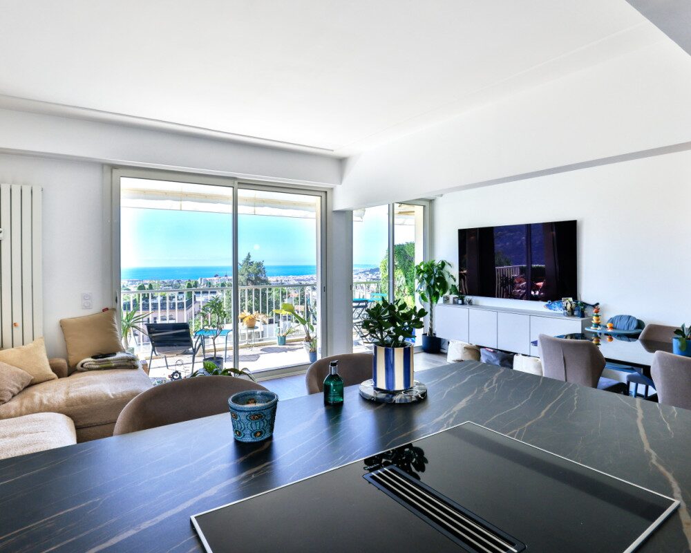 Apartment  - 3 rooms  - 93.0 mÂ² -  â¬740,000 - Sold 