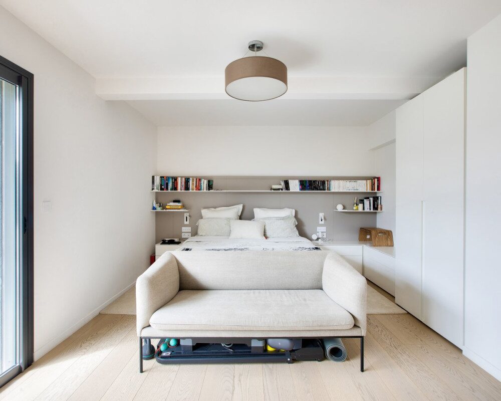 Beautifully renovated apartment with garden and panoramic sea view