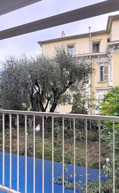 Apartment for sale Nice, Cimiez property, Renovation project, 2-bedroom.