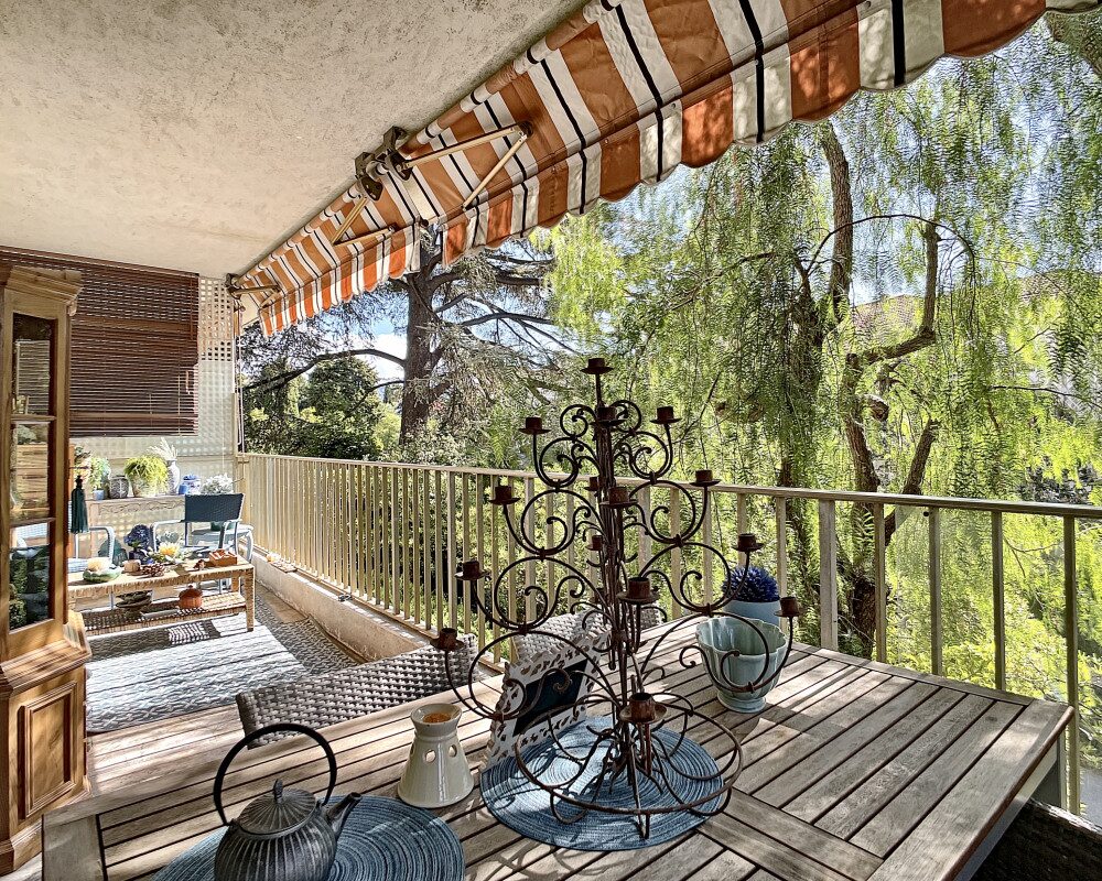 Nice Heart Cimiez - Bright 2 / 3 Bedroom 98 sqm in absolute calm          