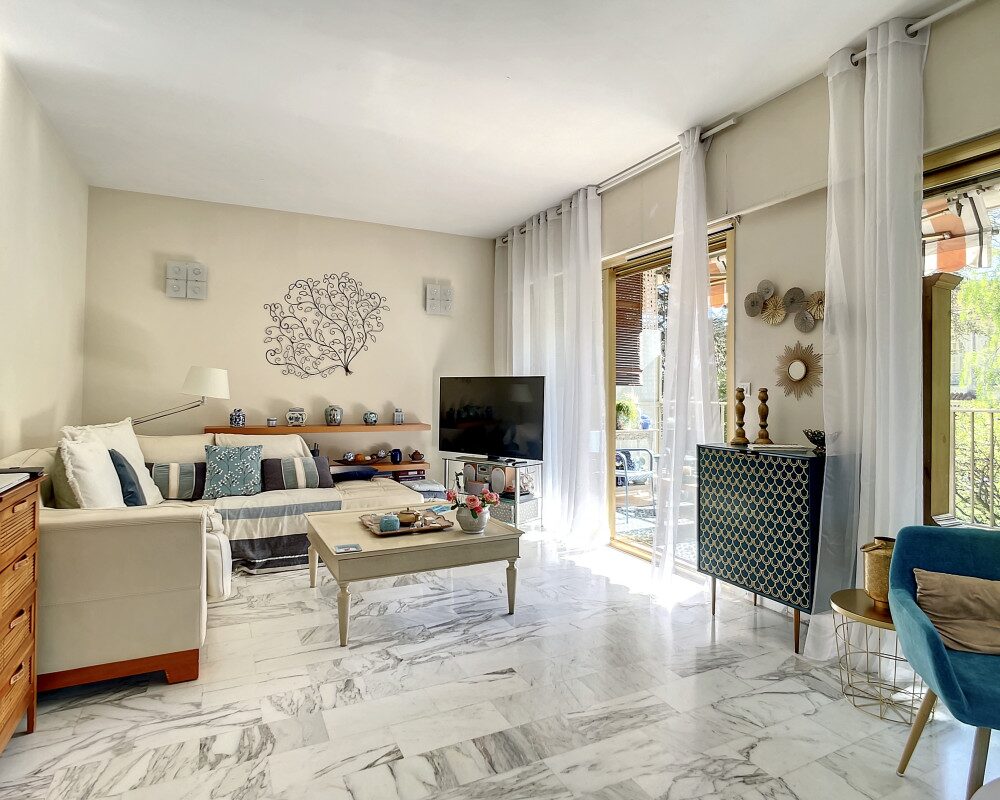 Nice Heart Cimiez - Bright 2 / 3 Bedroom 98 sqm in absolute calm          