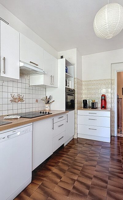 Apartment in Nice Chambrun with separate kitchen, ideal for families