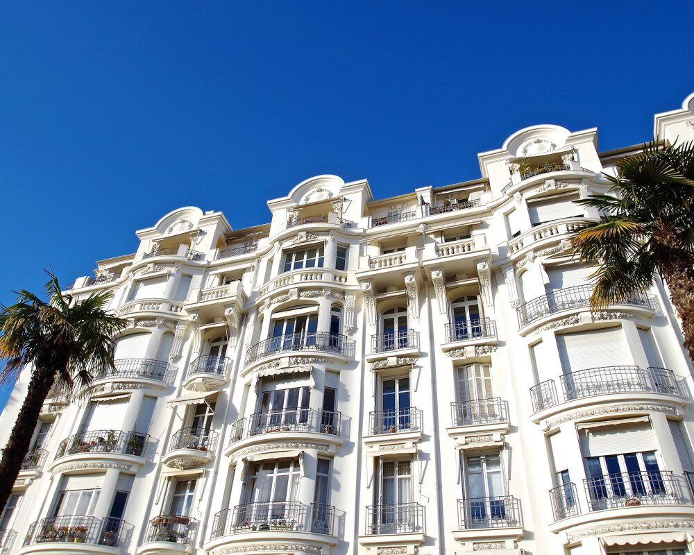 Coeur Cimiez - Beautiful 4 Bedroom Apartment of 140 sqm in High Floor with Sea View and Parking       