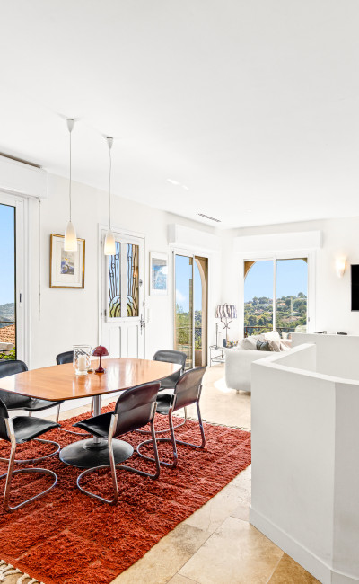 Vente maison 5P 95m2 avec superbe vue mer à Falicon
