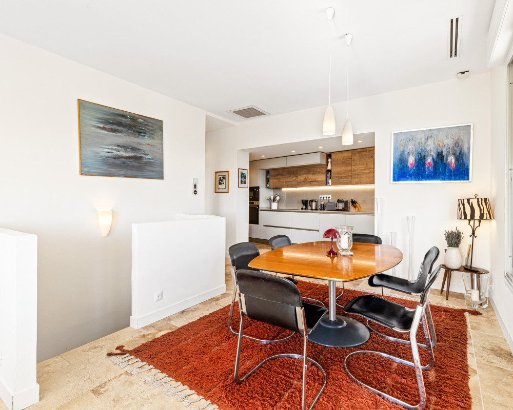 Nice – Falicon – Charming 3-bedroom house of 95 sqm, fully renovated, with terrace, garden and views over the hills and sea